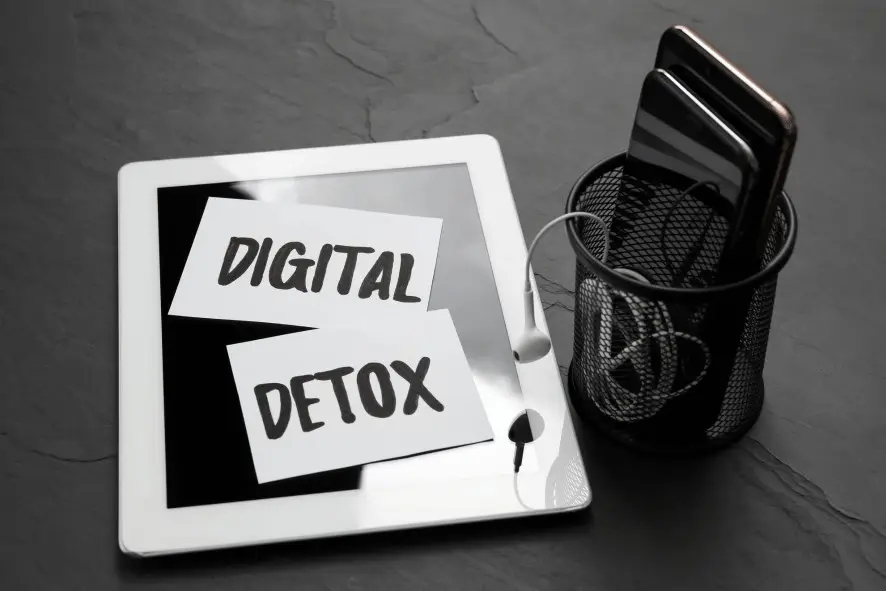 Digital-Detox: Exposed! Die Strategie hinter Radical-Clips