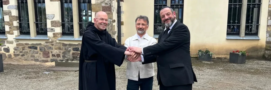 Auszeichnung für Begegnung: Mustafa Cimşit erhält Martin-Buber-Plakette