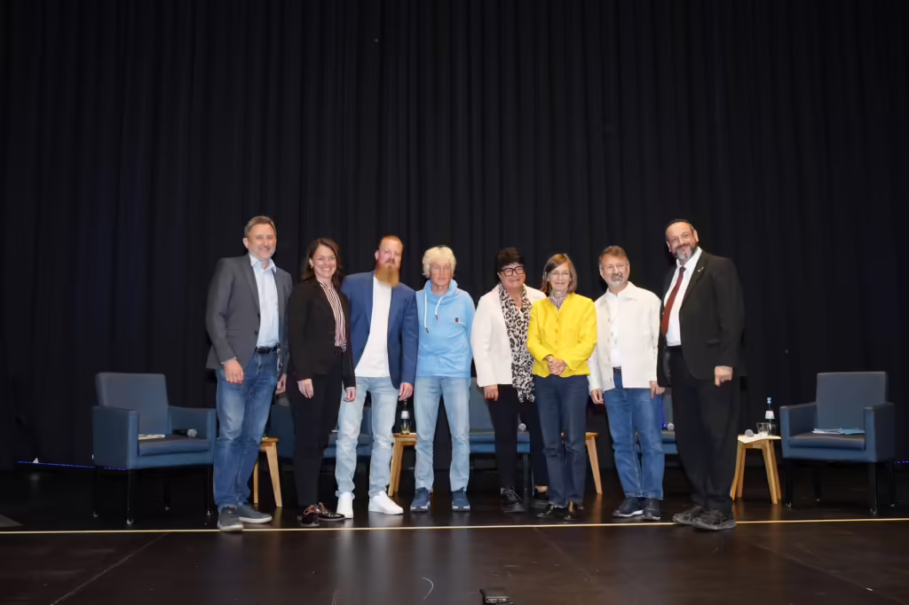 Gruppenbild der Mitwirkenden des Ingelheimer Buber Diskurses